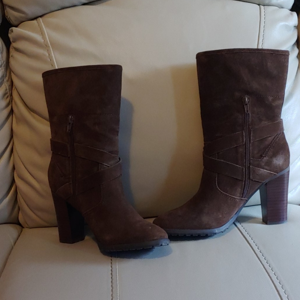 Boots - Picture 5 of 7
